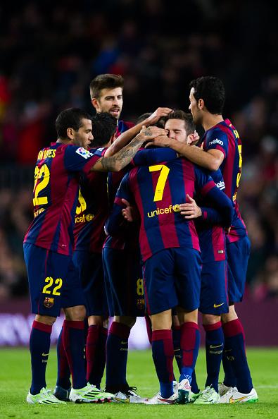 Barca Team Celebrating With Pedro Against Espanyol