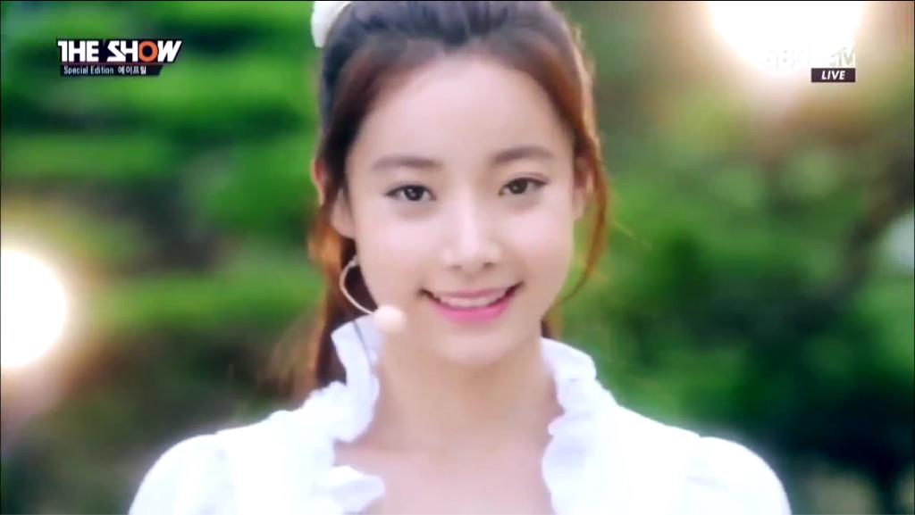 CNWxI4aVAAAoiaX.jpg:large